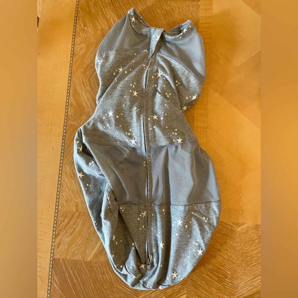 Happiest baby sleep swaddle size small